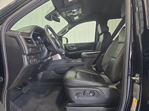 Used 2024 Chevrolet Suburban LT image 14