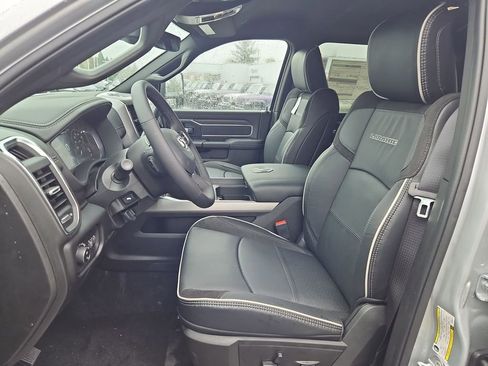 New 2026 RAM 2500 Laramie AWD/4WD image 12