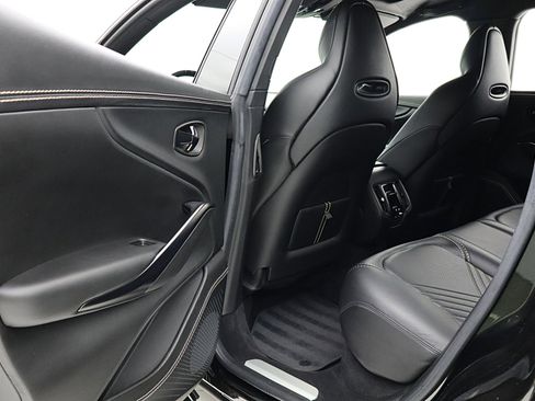 Used 2021 Aston Martin DBX AWD/4WD image 45