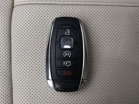 Used 2018 Lincoln MKZ Reserve w/ Luxury Package image 32