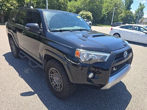 Used 2019 Toyota 4Runner TRD Off-Road Premium AWD/4WD image 3