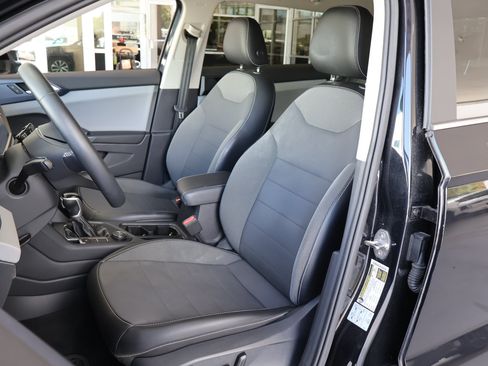 Used 2022 Volkswagen Taos SE w/ IQ.Drive SE Package AWD/4WD image 2