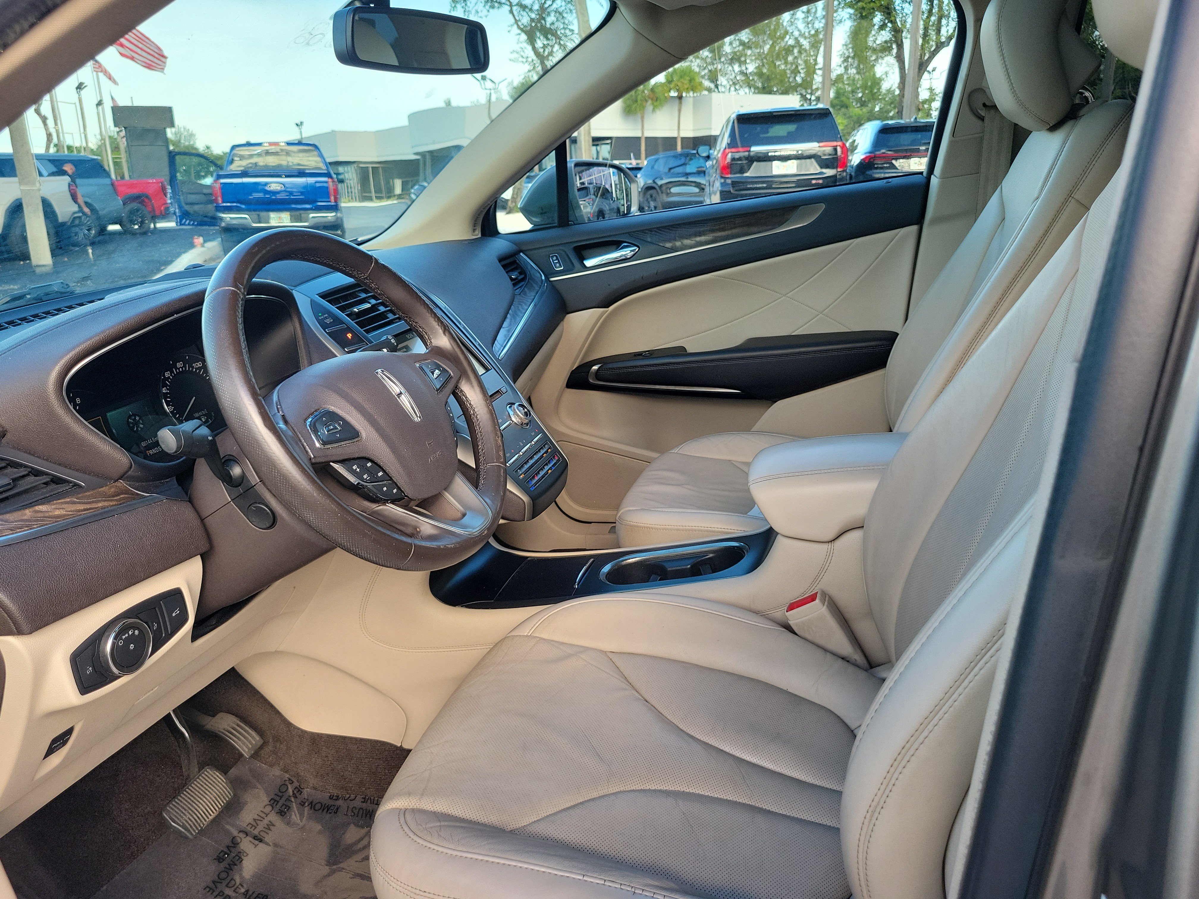 Used 2017 Lincoln MKC Reserve FWD image 13