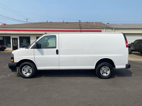 Used 2020 Chevrolet Express 2500 w/ Driver Convenience Package RWD image 15