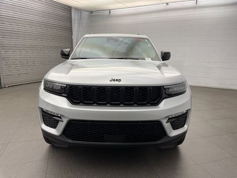 New 2025 Jeep Grand Cherokee Limited w/ Black Appearance Package image 9