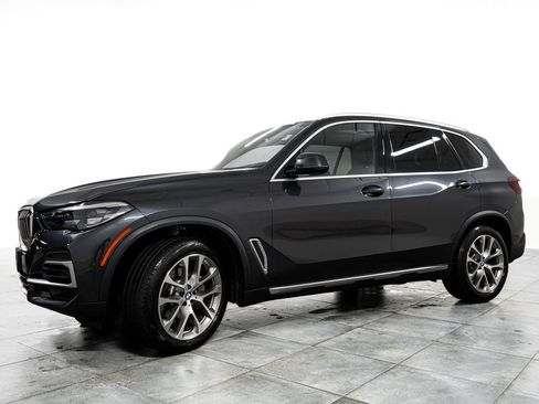 Used 2023 BMW X5 xDrive40i w/ Premium Package AWD/4WD image 4