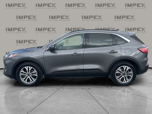 Used 2022 Ford Escape SEL image 2