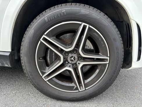 Used 2020 Mercedes-Benz GLE 450 4MATIC w/ AMG Line Exterior image 25