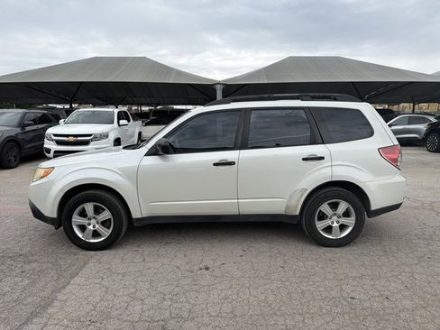 Used 2011 Subaru Forester 2.5X AWD/4WD image 2