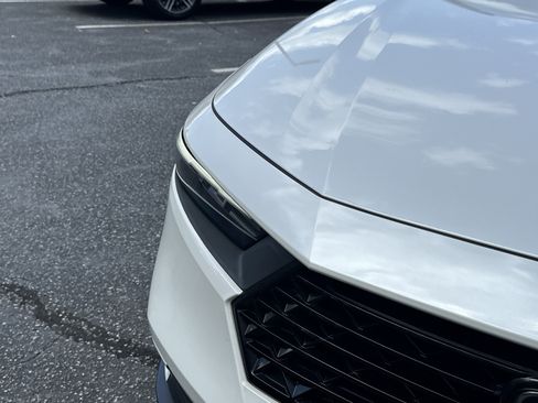 Used 2023 Honda Accord EX image 12