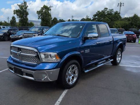 Used 2017 RAM 1500 Laramie w/ Convenience Group AWD/4WD image 4