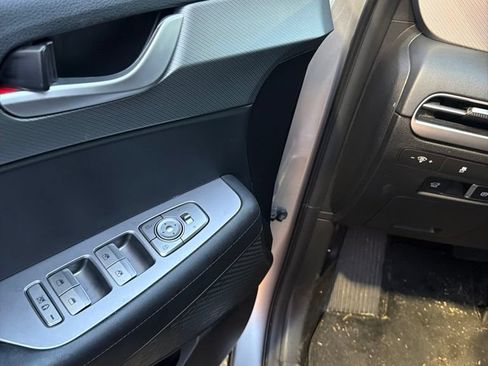 Used 2025 Hyundai Palisade SEL FWD image 8