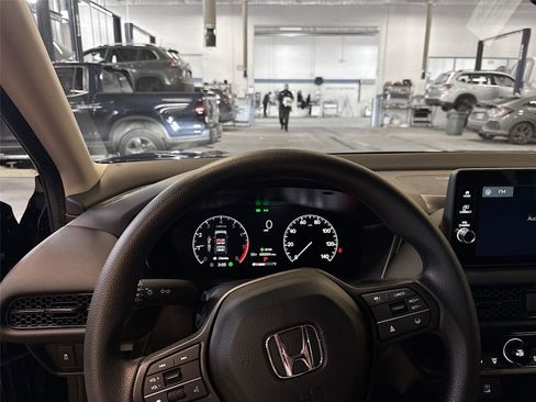 New 2026 Honda HR-V LX image 2