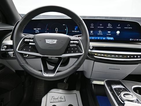 Used 2024 Cadillac Lyriq Luxury w/ LPO, Floor Liner Package AWD/4WD image 17