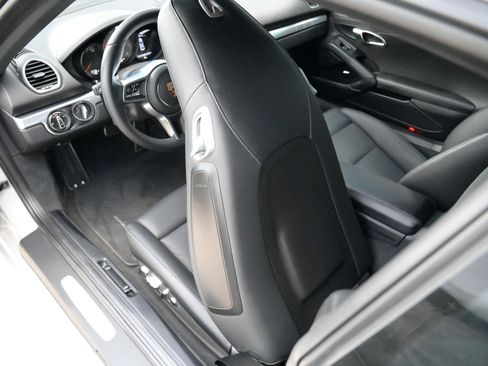 Used 2019 Porsche 718 Cayman S image 21