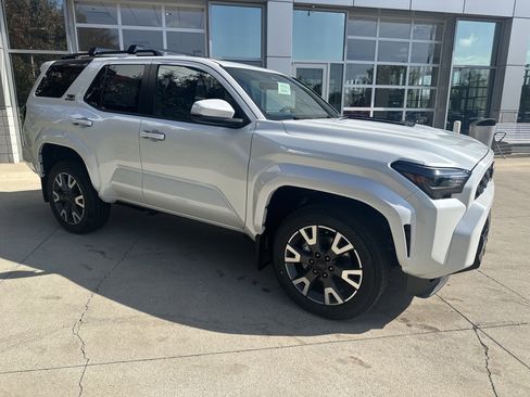 New 2026 Toyota 4Runner TRD Sport AWD/4WD image 2
