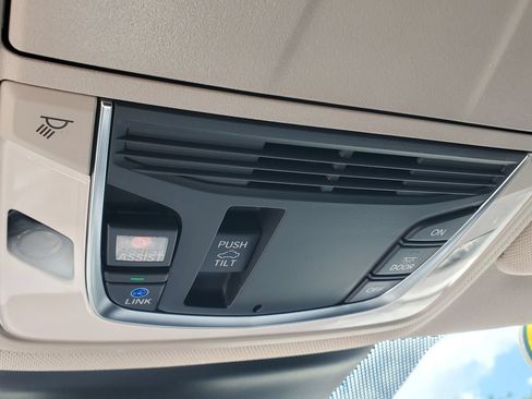 Used 2023 Acura TLX FWD image 33