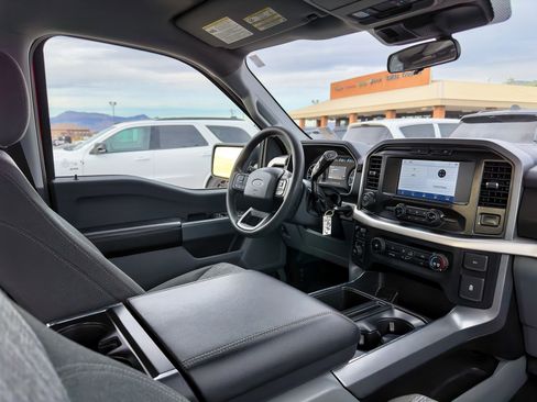 Used 2022 Ford F150 XLT w/ Trailer Tow Package image 9