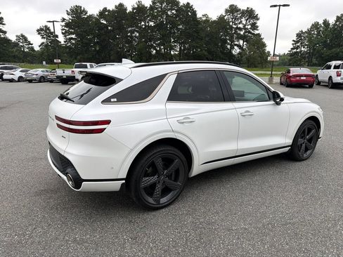 Used 2023 Genesis GV70 2.5T w/ Sport Prestige Package AWD/4WD image 10