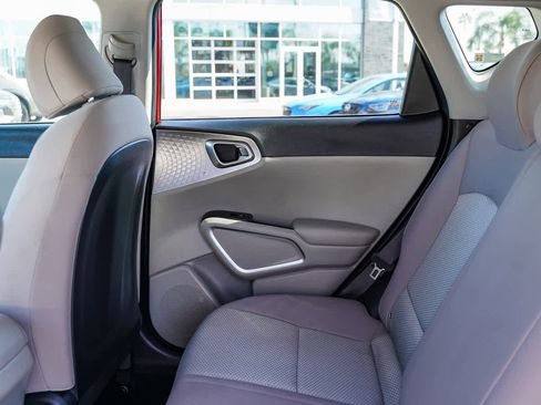 Used 2023 Kia Soul LX image 15