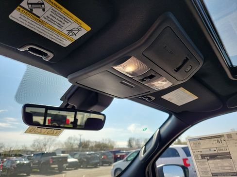 Used 2025 Nissan Frontier PRO-4X w/ Pro Premium Package image 30