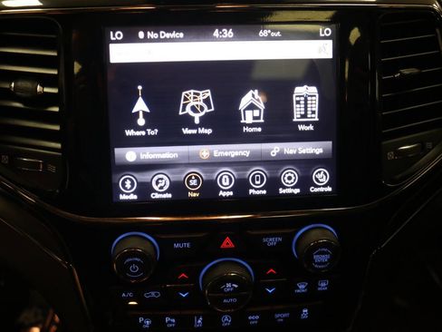 Used 2020 Jeep Grand Cherokee Limited X image 32