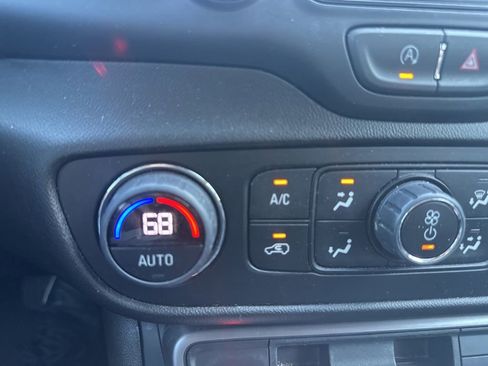 Used 2023 GMC Terrain AT4 AWD/4WD image 16