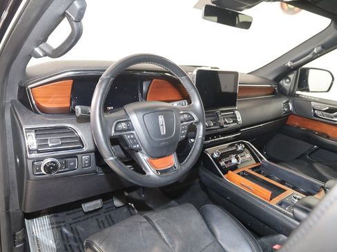 Used 2020 Lincoln Navigator L Reserve w/ Equipment Group 208A Reserve image 28