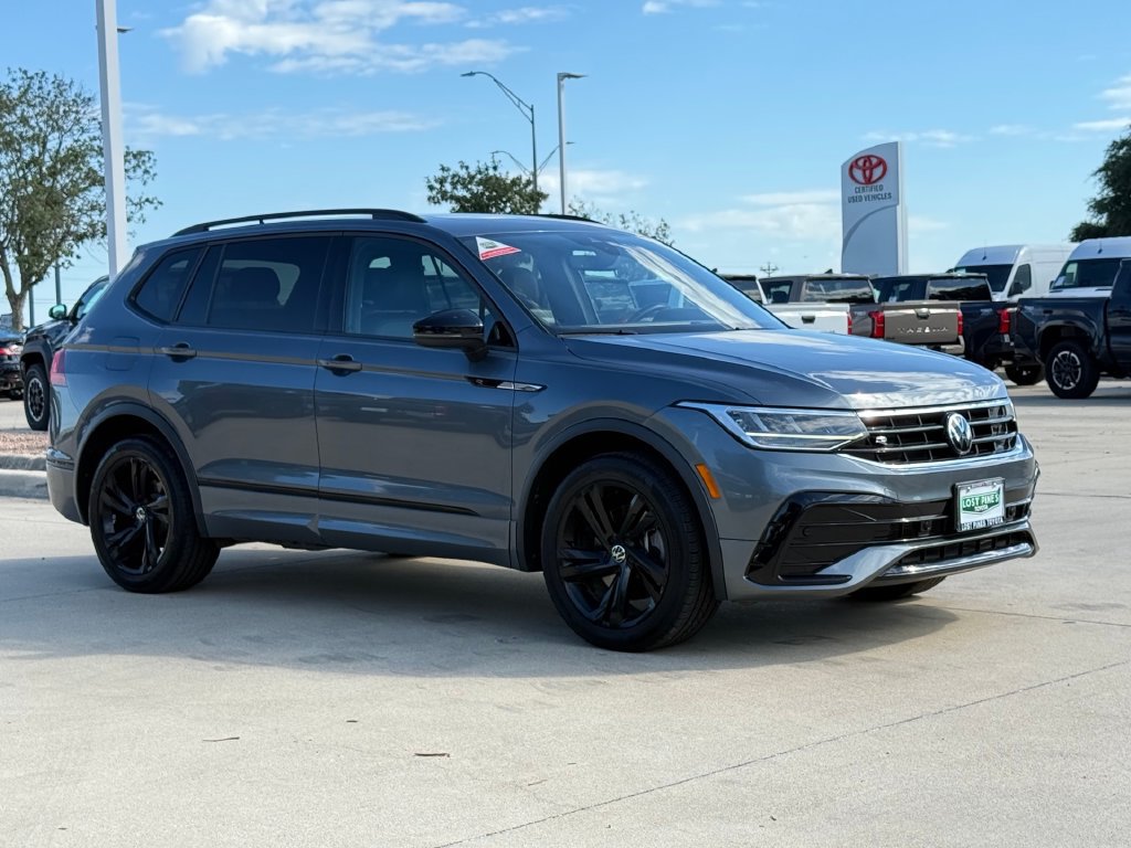 Used 2024 Volkswagen Tiguan SE R-Line FWD image 6