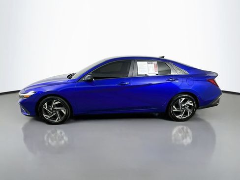 Used 2025 Hyundai Elantra Sport w/ Cargo Package FWD image 5