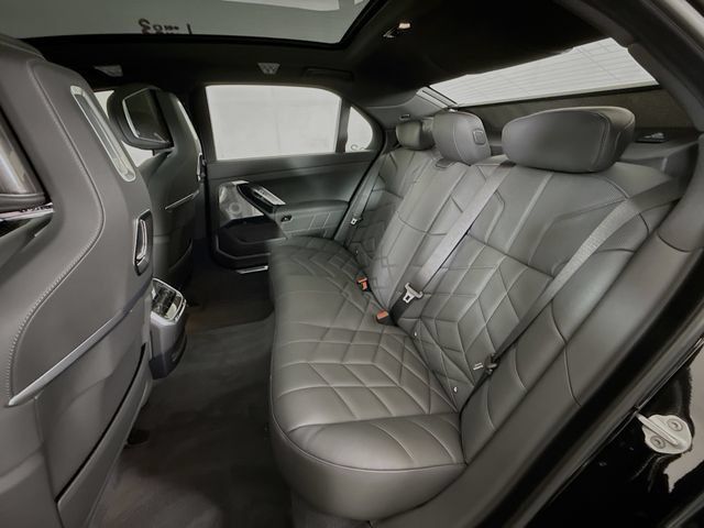 Used 2026 BMW 760i xDrive AWD/4WD image 26