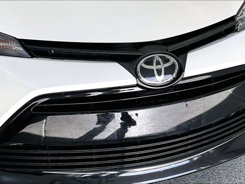Used 2019 Toyota Corolla XLE image 36