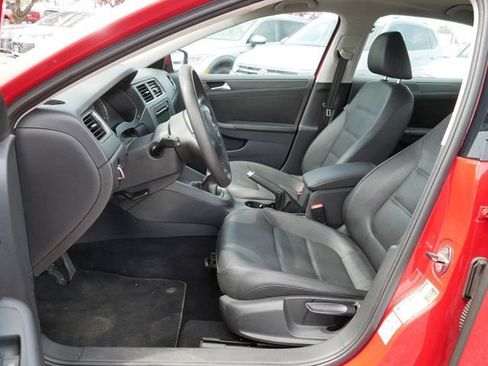 Used 2012 Volkswagen Jetta SE FWD image 13