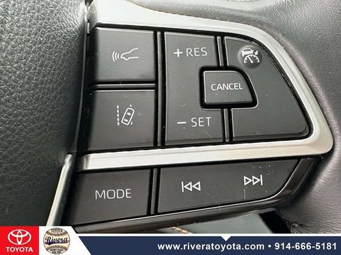 Used 2023 Toyota Highlander Bronze Edition AWD/4WD image 37