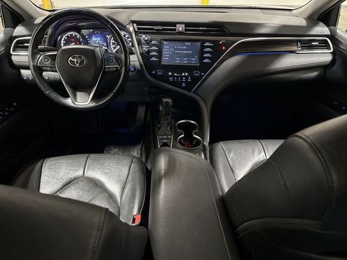 Used 2018 Toyota Camry XLE FWD image 10
