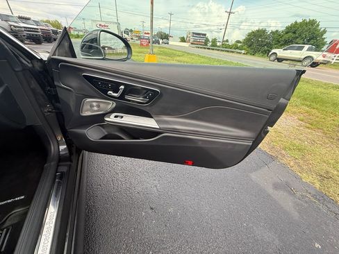 Used 2025 Mercedes-Benz CLE 300 4MATIC Cabriolet image 18