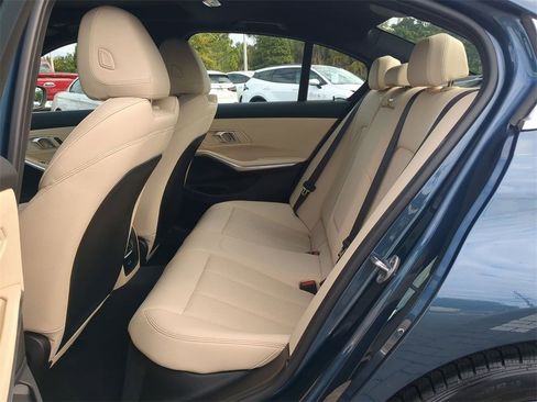 Certified 2025 BMW 330i Sedan w/ Convenience Package image 15