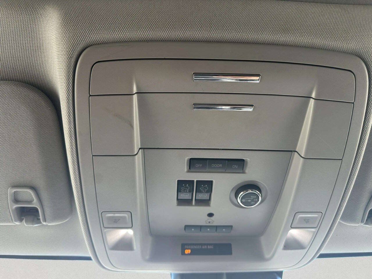 Used 2018 Chevrolet Tahoe LT AWD/4WD image 36