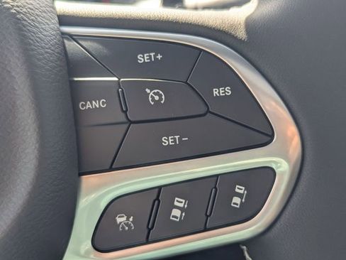 New 2026 Chrysler Pacifica Limited image 11