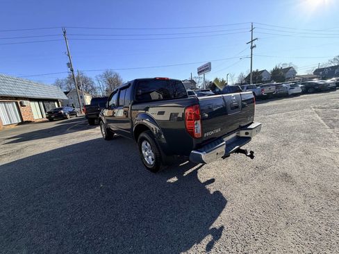 Used 2012 Nissan Frontier SV image 13