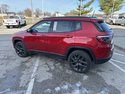 New 2026 Jeep Compass Latitude image 17