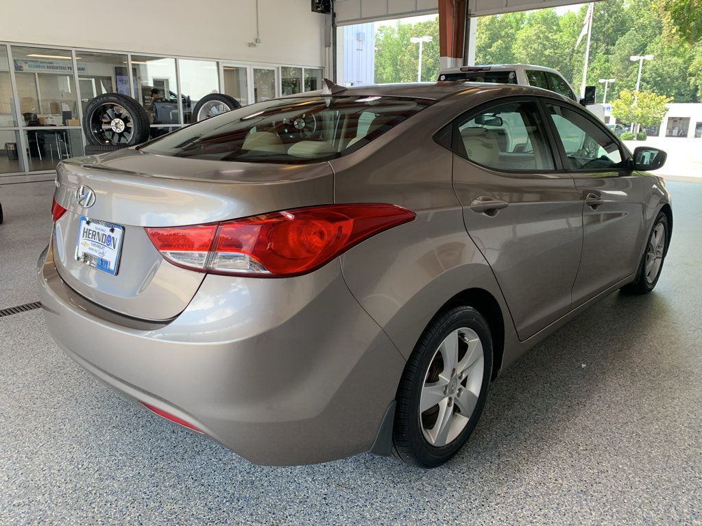 Used 2013 Hyundai Elantra GLS w/ Preferred Pkg FWD image 9