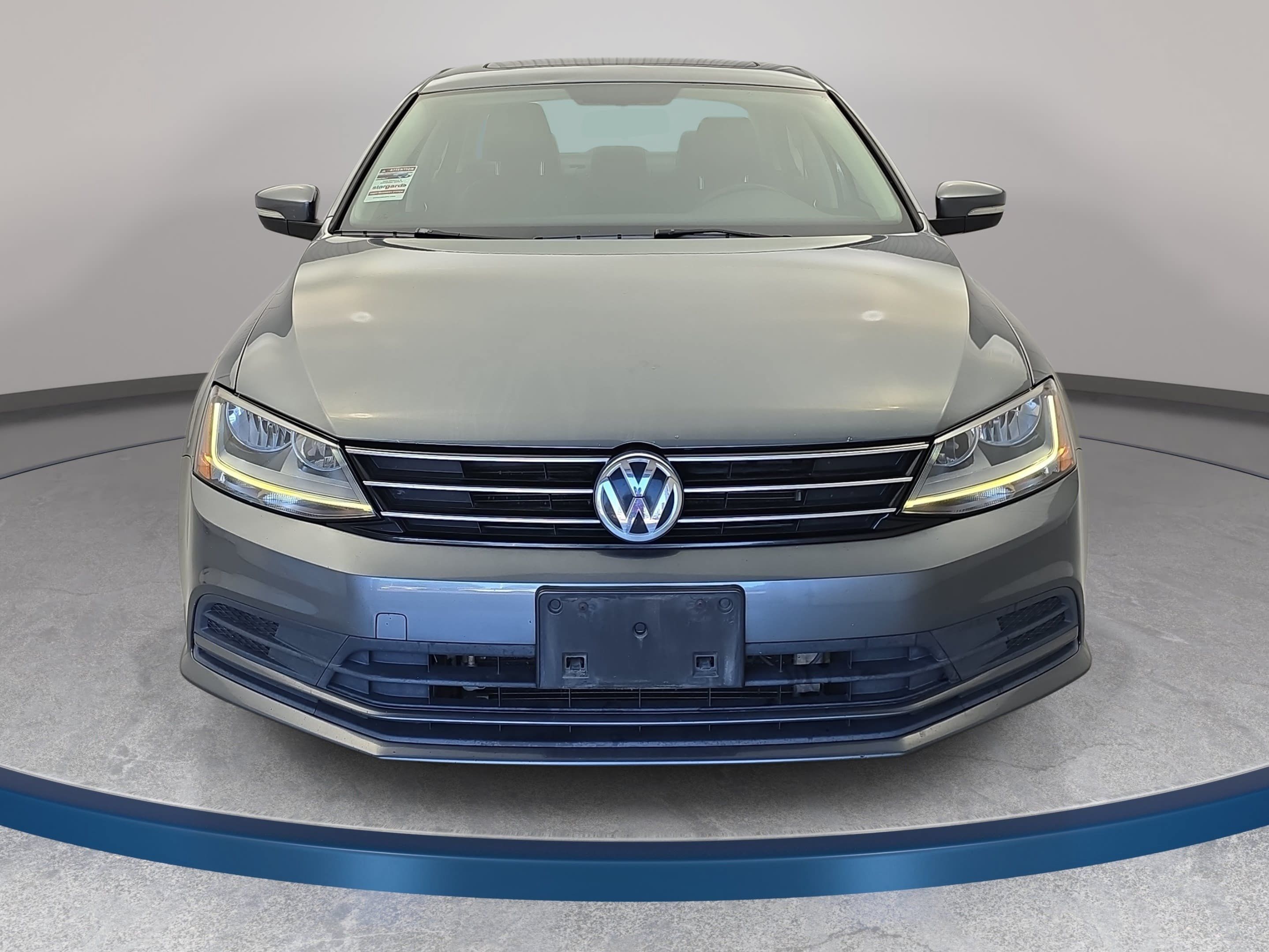Used 2017 Volkswagen Jetta SE FWD image 2