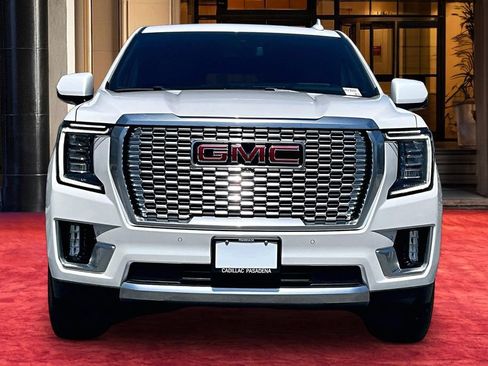 Used 2024 GMC Yukon Denali AWD/4WD image 3