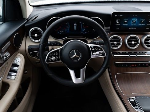 Used 2022 Mercedes-Benz GLC 300 4MATIC image 11
