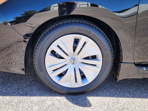 Used 2024 Nissan Leaf S FWD image 8