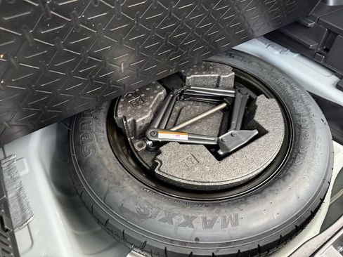 Certified 2025 Toyota RAV4 LE image 28