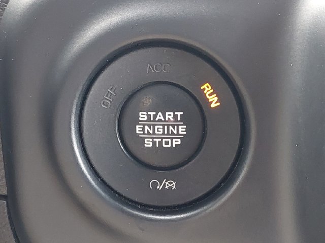 Used 2020 Jeep Wrangler Unlimited Sahara AWD/4WD image 24