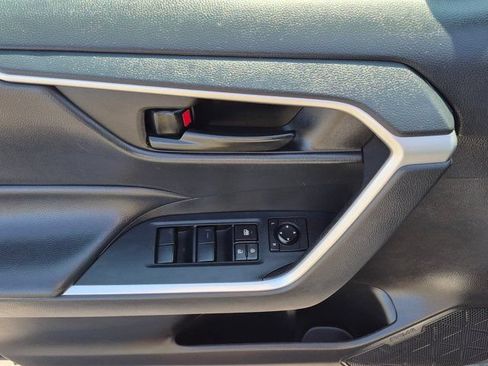 Used 2023 Toyota RAV4 LE AWD/4WD image 18