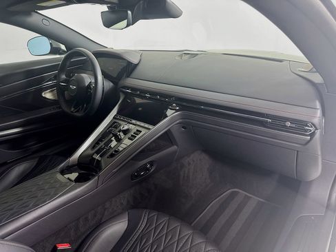 Used 2024 Aston Martin DB12 Coupe RWD image 25